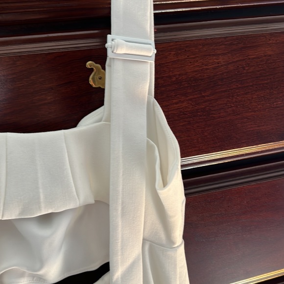 Cutest jumpsuit ever by Kendall and Kylie - Picture 5 of 10